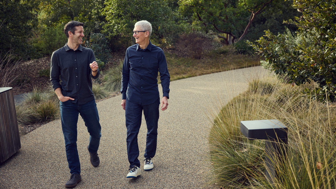 John Ternus, Tim Cook